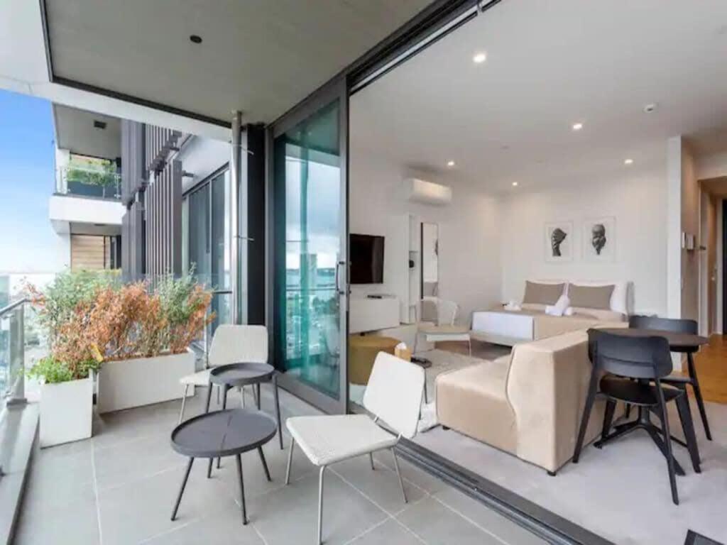 Sleek Modern Studio With Balcony Auckland Exterior foto